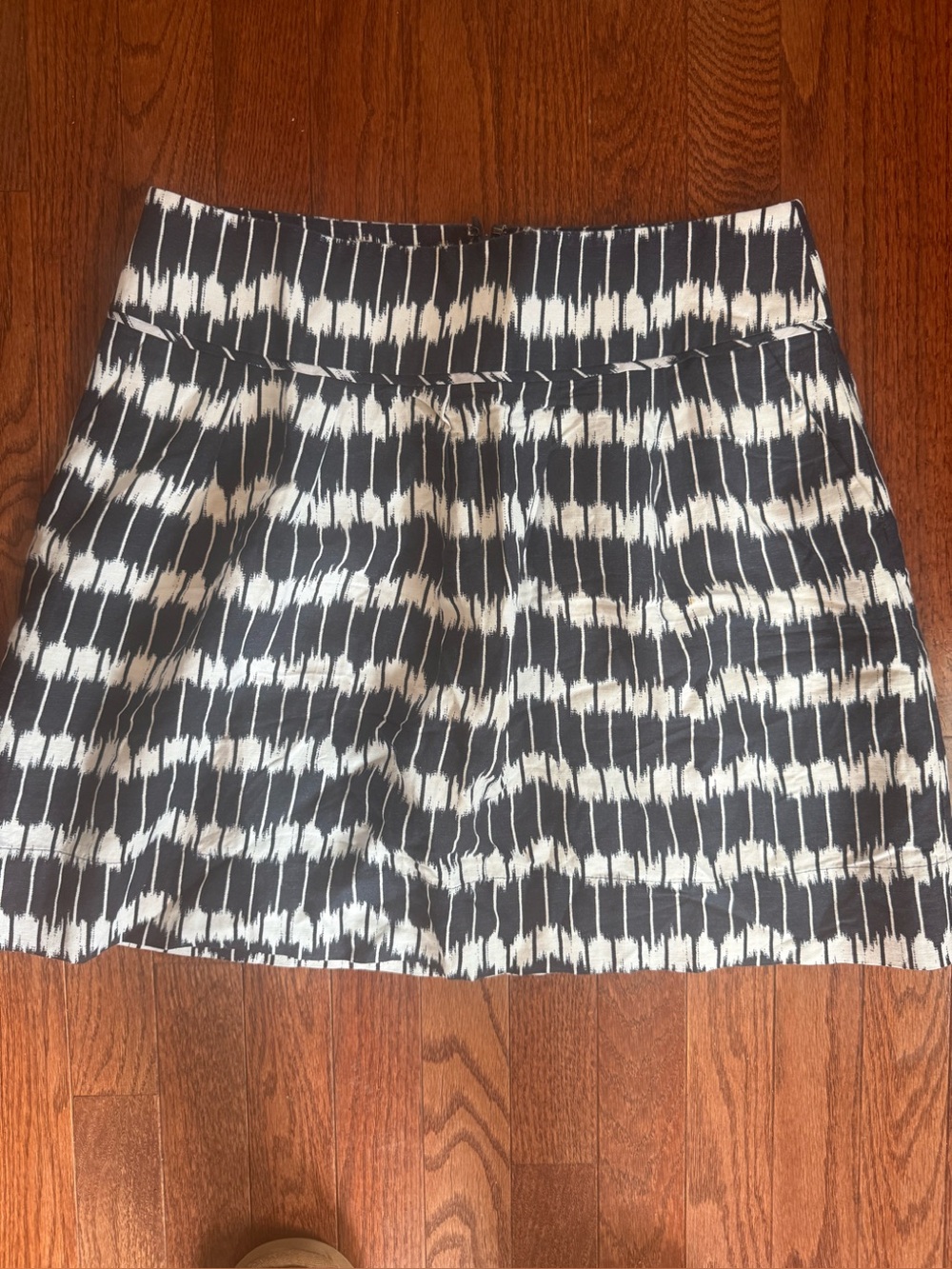 LOFT Black and White A-Line Patterned Skirt